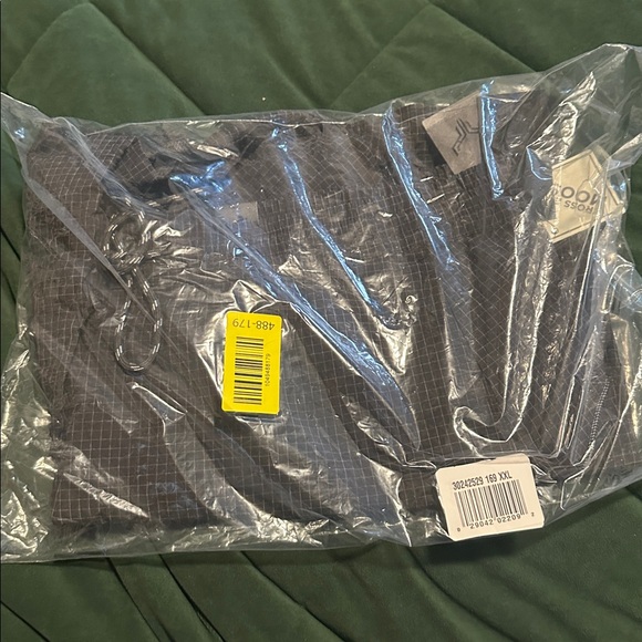 Men's Cross Rivers Pull on Water Repellent Hybrid Cargo Short with Pockets - Picture 4 of 5